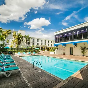 https://knutsford-court.greaterantilleshotels.net